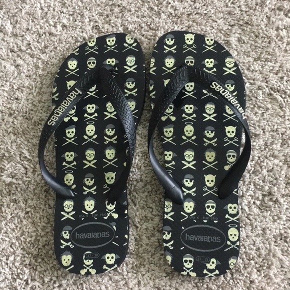 havaianas glow in the dark